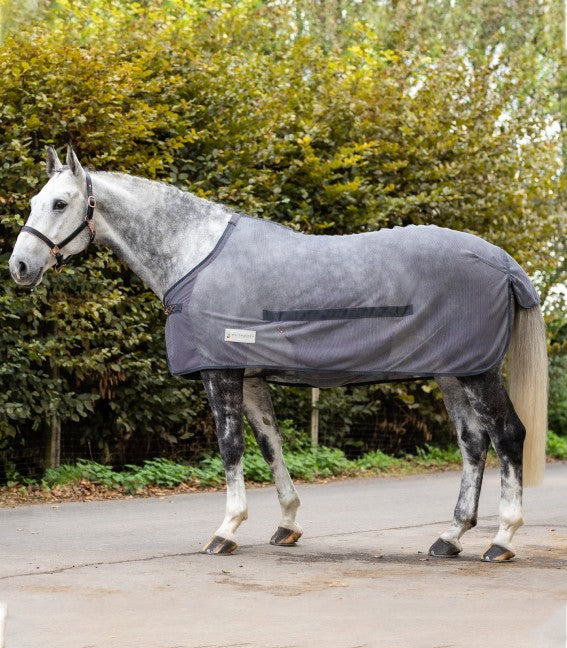 COMFORT FLY RUG WITH BELLY FLAP by Waldhausen